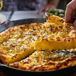 Ce plat génois ancestral aux pois chiches, croustillant et fondant, sublime chaque repas partagé en hiver