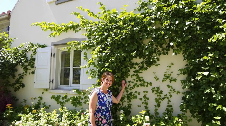 Accueil Les anciens plantaient toujours ces 3 arbustes contre la maison : voici pourquoi ils reviennent